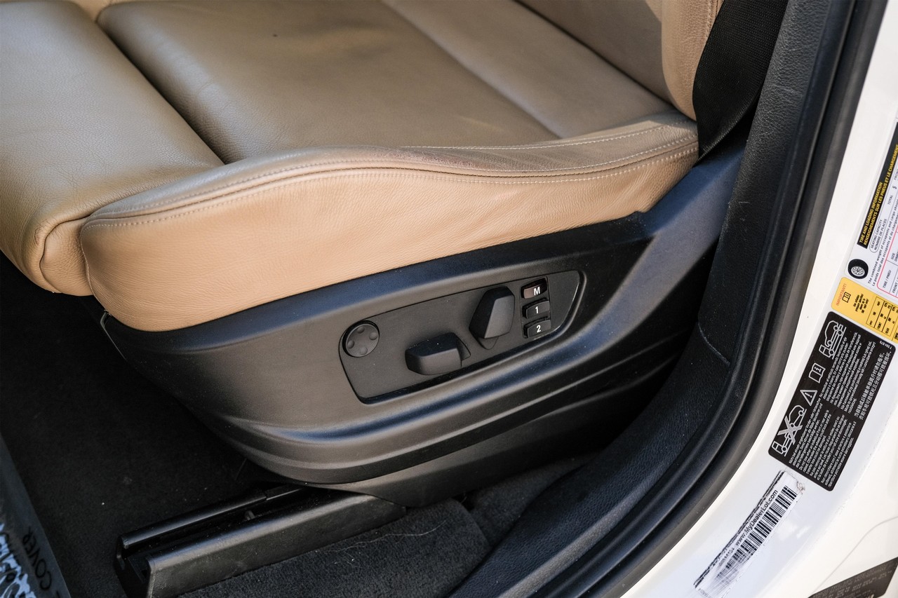 BMW X5 M Vehicle Main Gallery Image 31