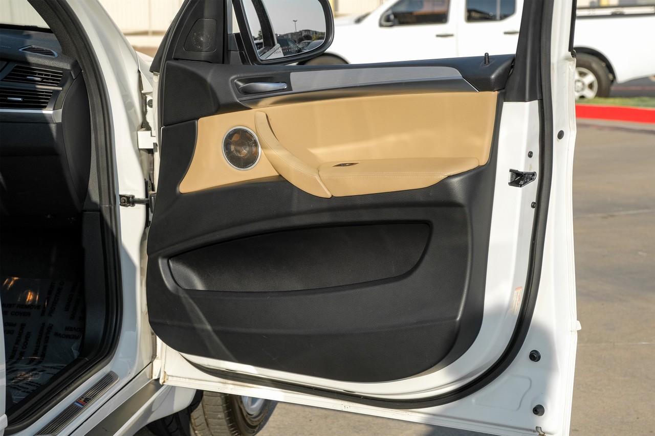 BMW X5 M Vehicle Main Gallery Image 40