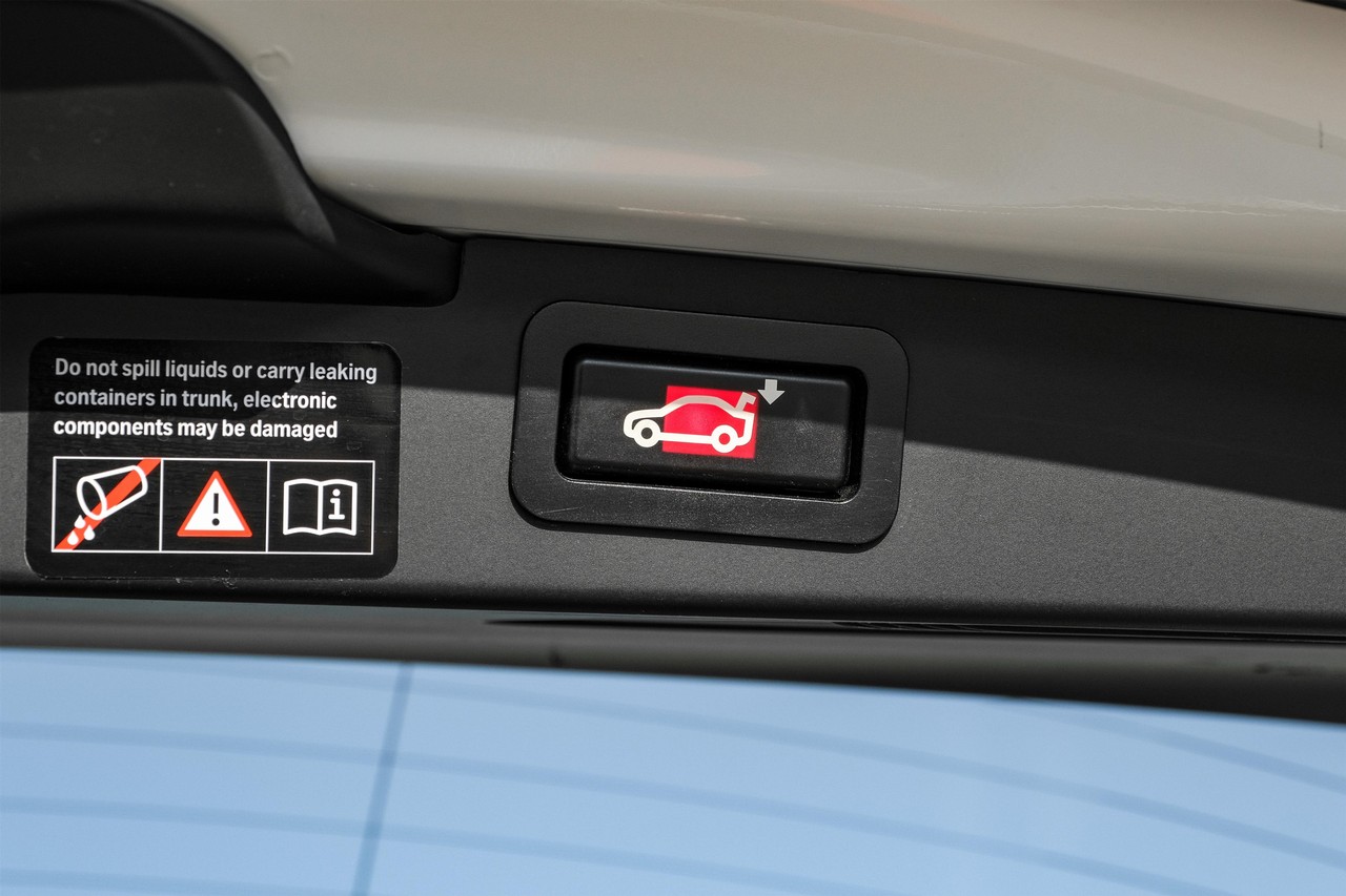 BMW X5 M Vehicle Main Gallery Image 46
