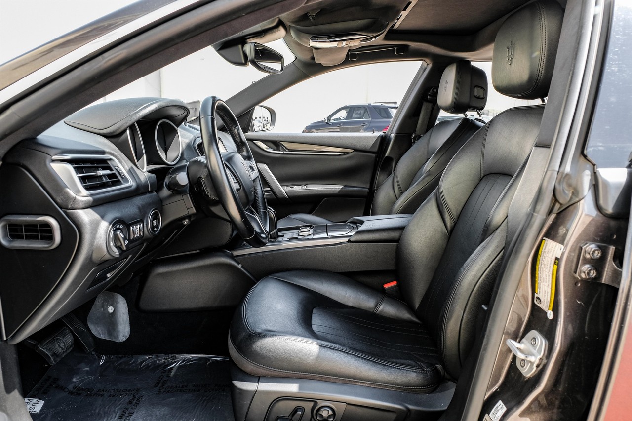 Maserati Ghibli Vehicle Main Gallery Image 04