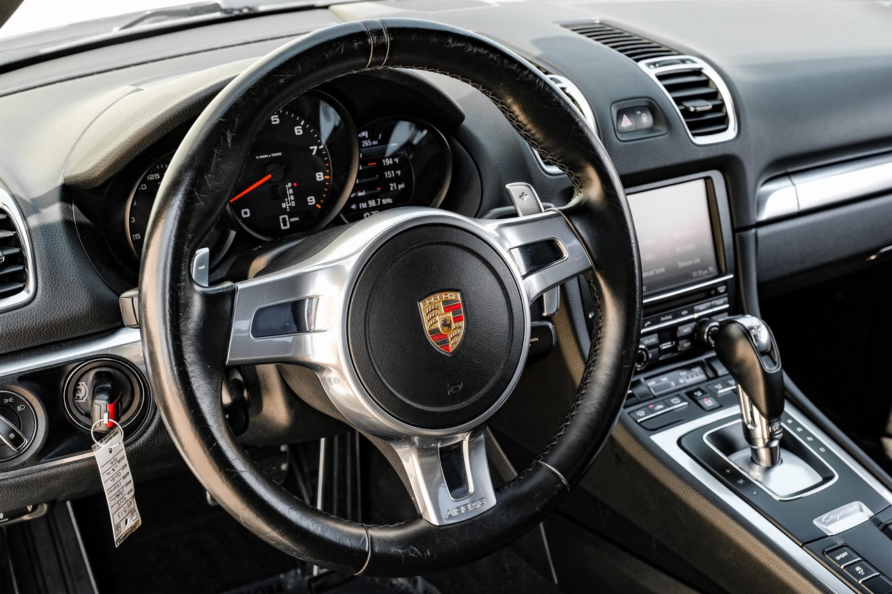 Porsche Cayman Vehicle Main Gallery Image 14