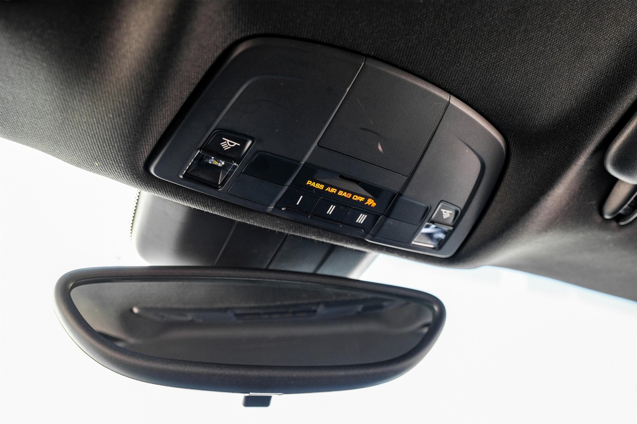 Porsche Cayman Vehicle Main Gallery Image 21