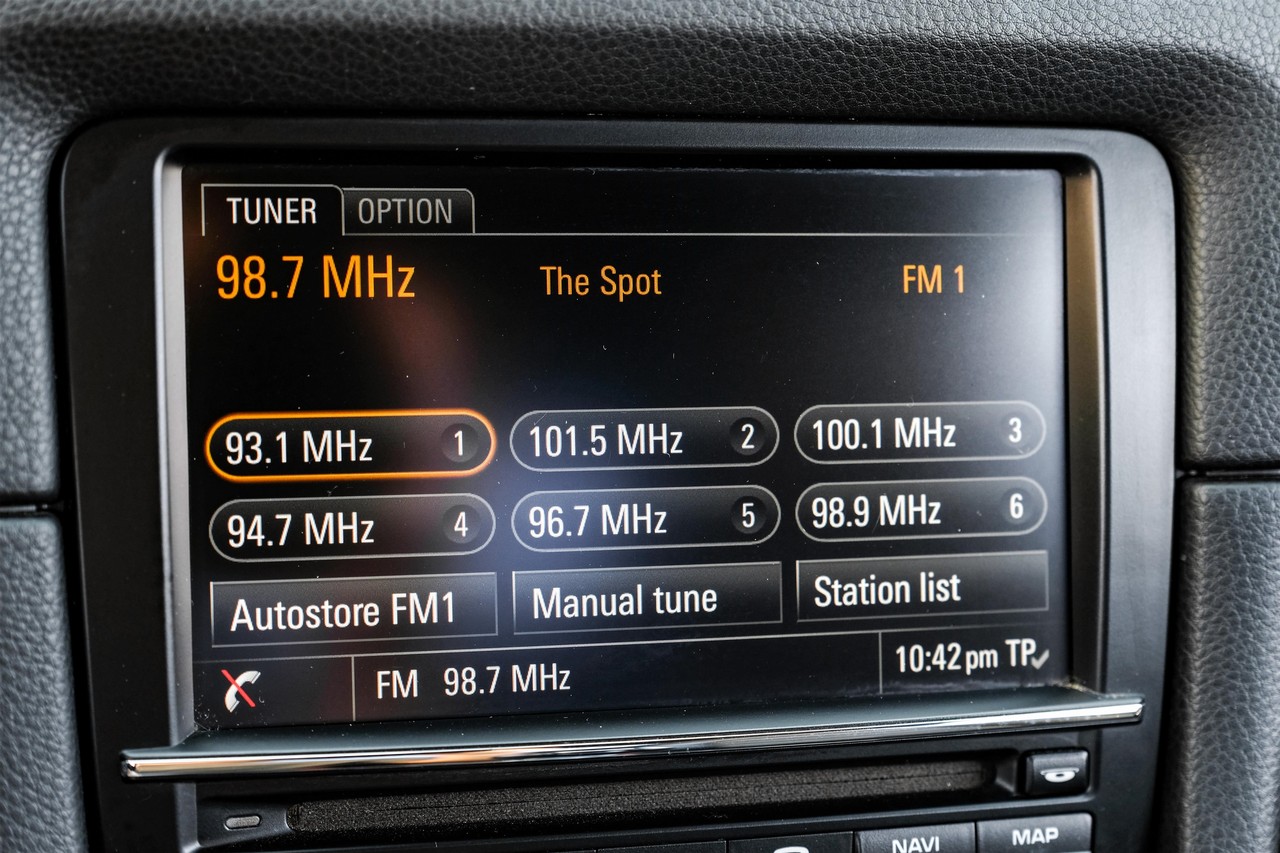 Porsche Cayman Vehicle Main Gallery Image 22