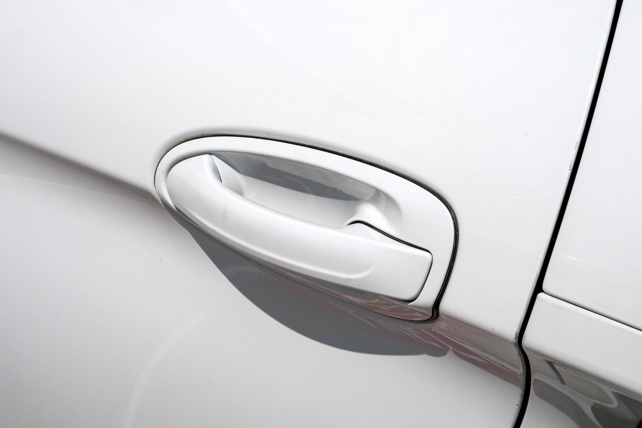 Porsche Cayman Vehicle Main Gallery Image 27