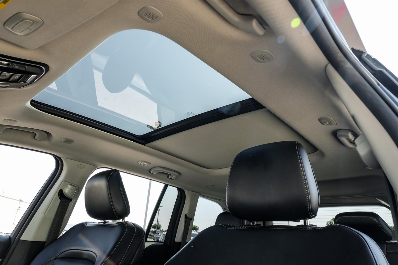 Jeep Grand Cherokee 4xe Vehicle Main Gallery Image 05