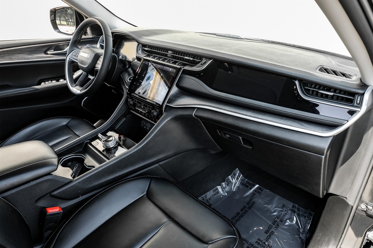 Jeep Grand Cherokee 4xe Vehicle Main Gallery Image 13