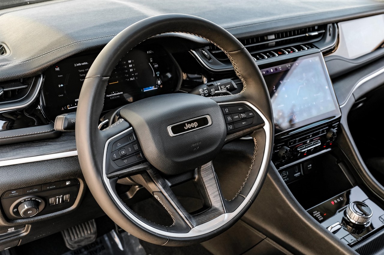Jeep Grand Cherokee 4xe Vehicle Main Gallery Image 16