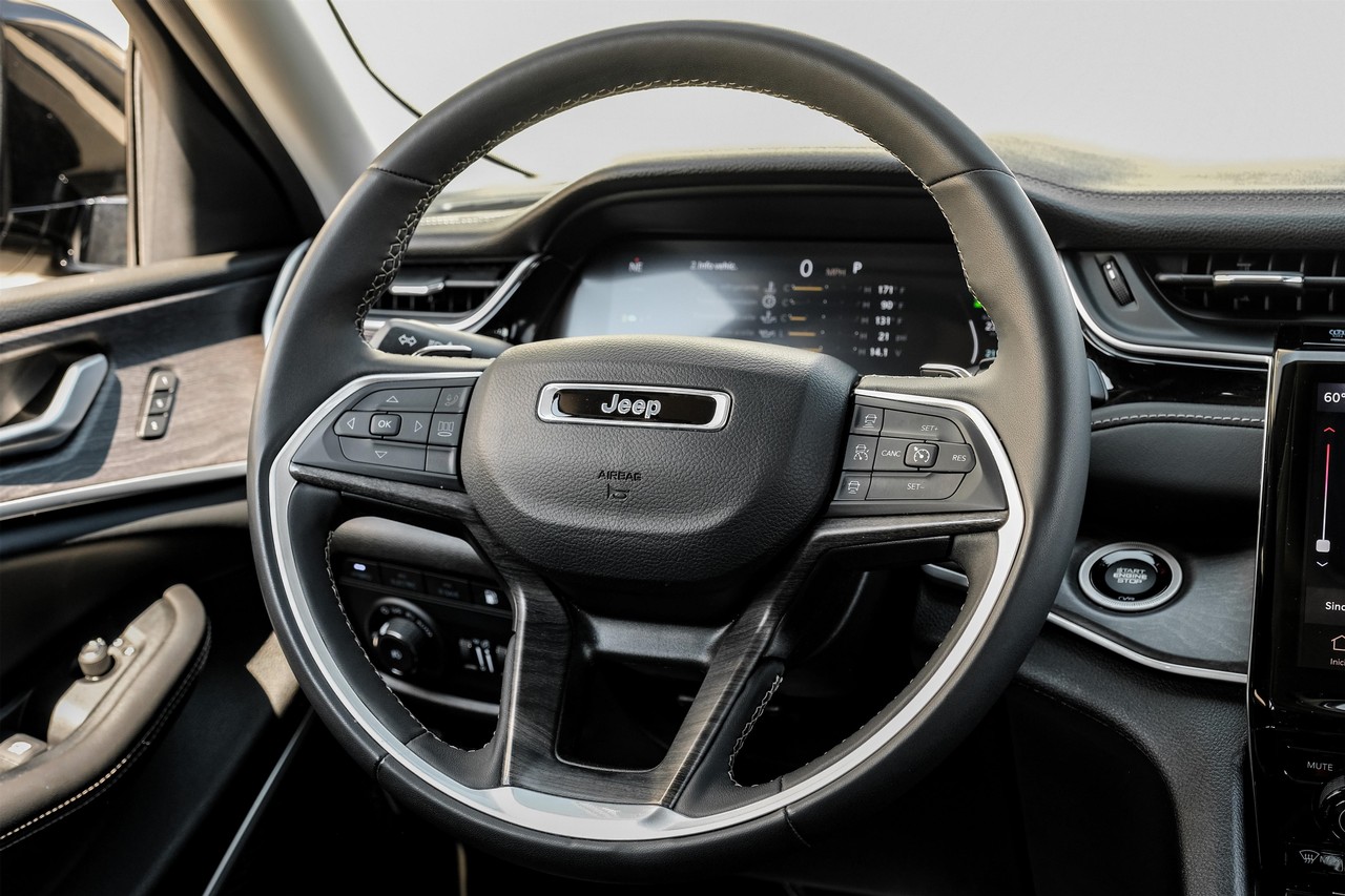 Jeep Grand Cherokee 4xe Vehicle Main Gallery Image 17
