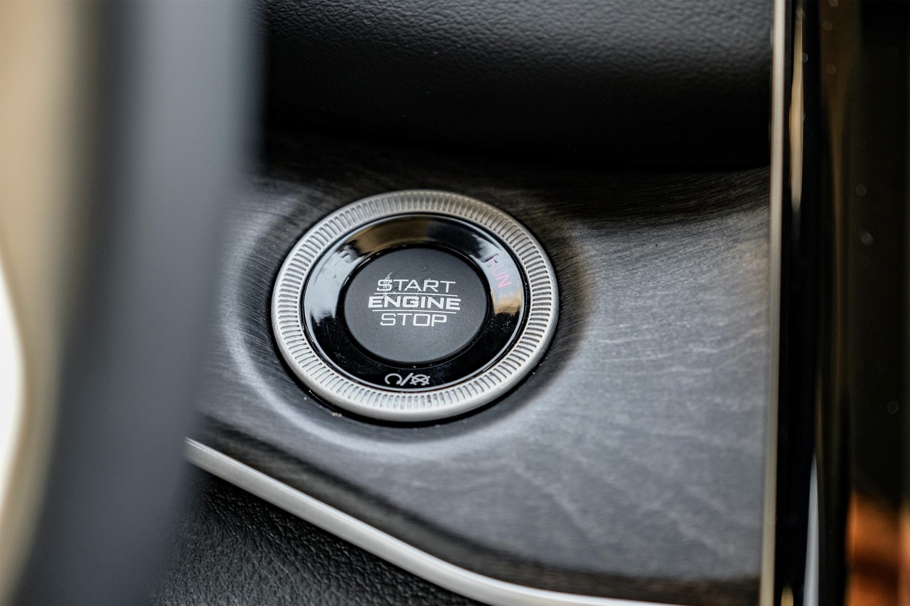 Jeep Grand Cherokee 4xe Vehicle Main Gallery Image 23