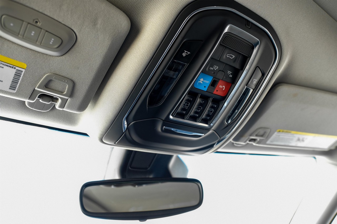 Jeep Grand Cherokee 4xe Vehicle Main Gallery Image 26