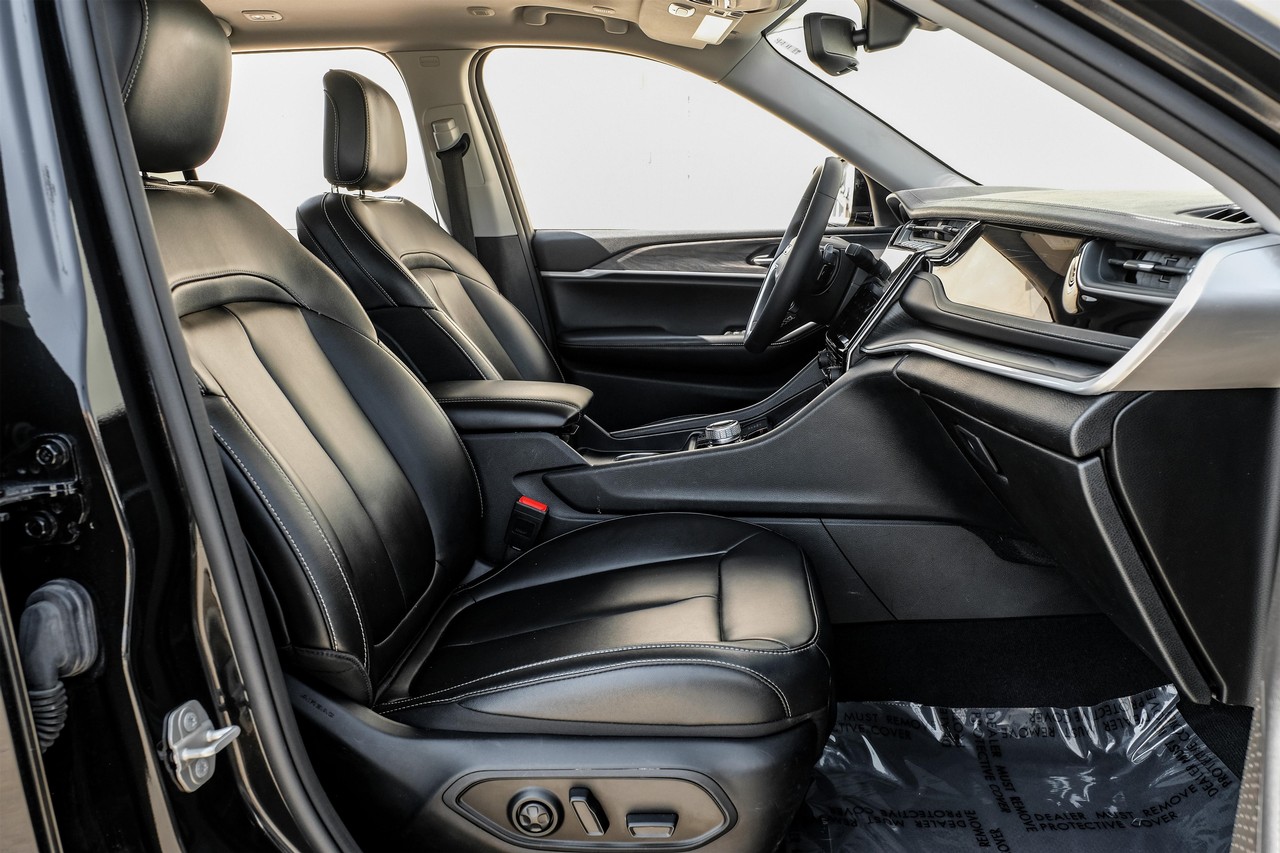 Jeep Grand Cherokee 4xe Vehicle Main Gallery Image 32