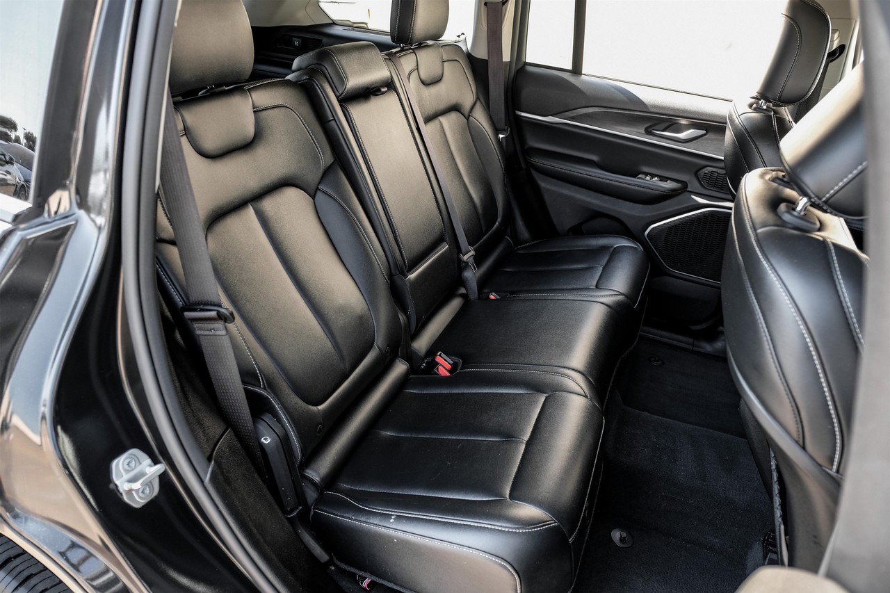 Jeep Grand Cherokee 4xe Vehicle Main Gallery Image 34