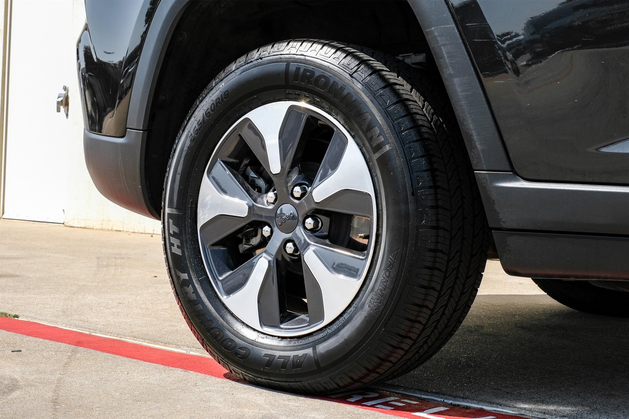 Jeep Grand Cherokee 4xe Vehicle Main Gallery Image 49