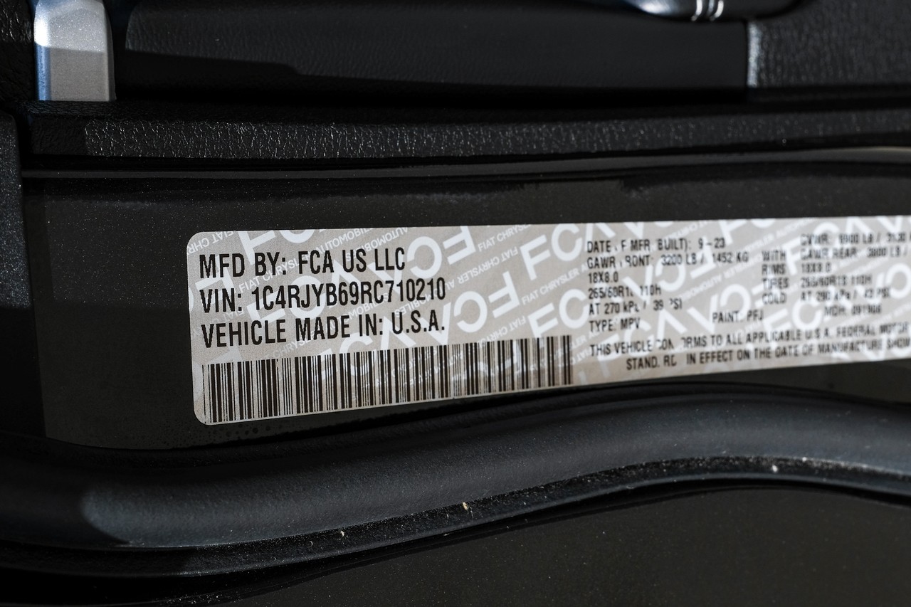 Jeep Grand Cherokee 4xe Vehicle Main Gallery Image 54