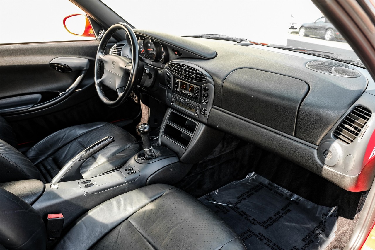 Porsche Boxster Vehicle Main Gallery Image 16