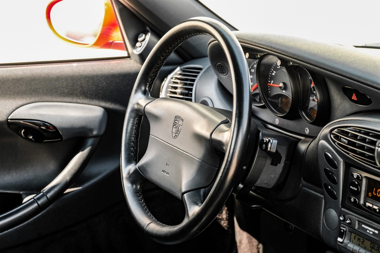 Porsche Boxster Vehicle Main Gallery Image 17