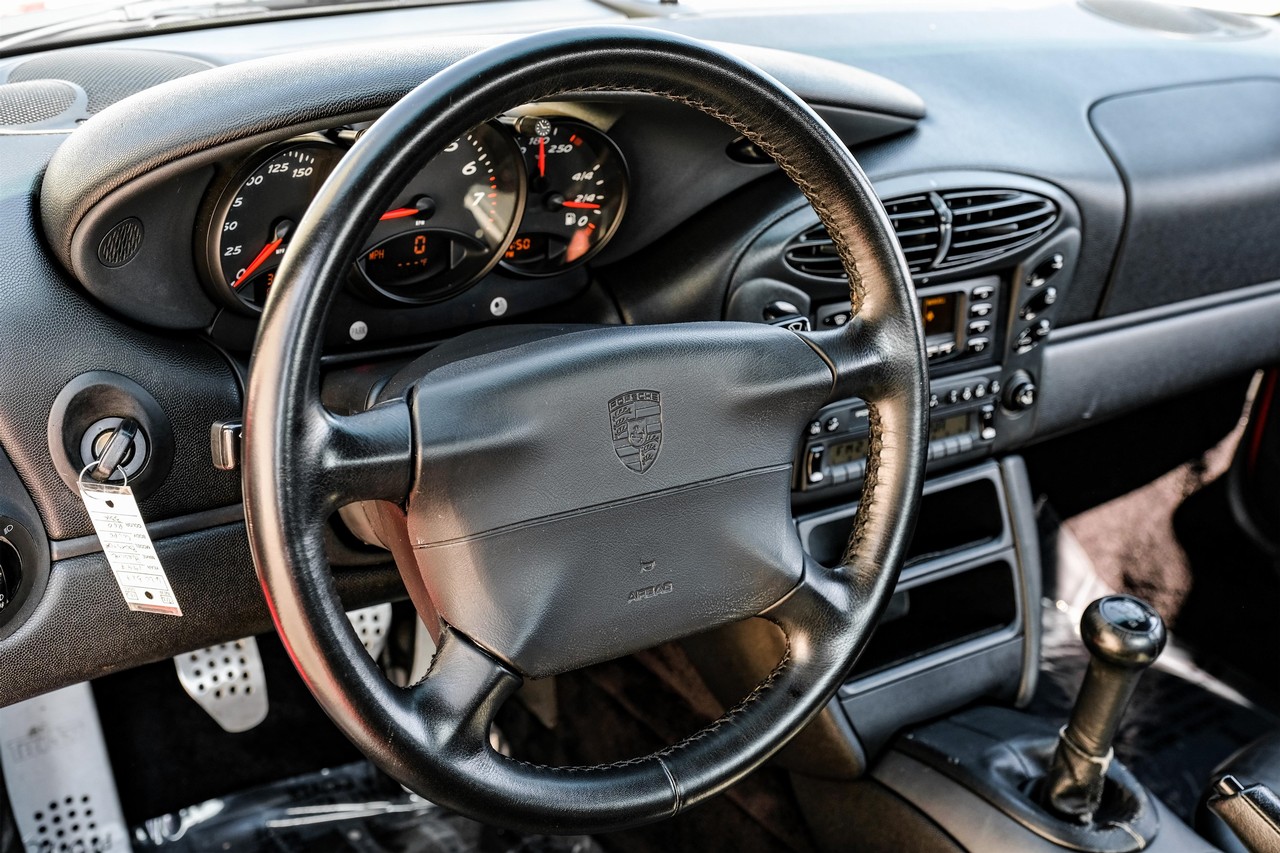 Porsche Boxster Vehicle Main Gallery Image 18