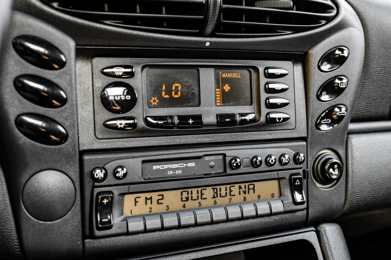Porsche Boxster Vehicle Main Gallery Image 25