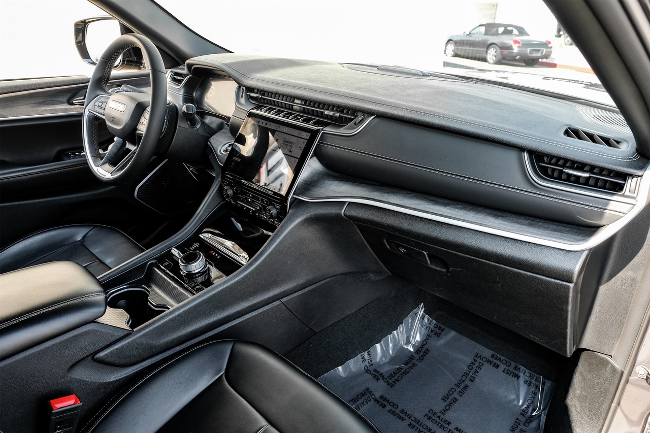 Jeep Grand Cherokee 4xe Vehicle Main Gallery Image 13