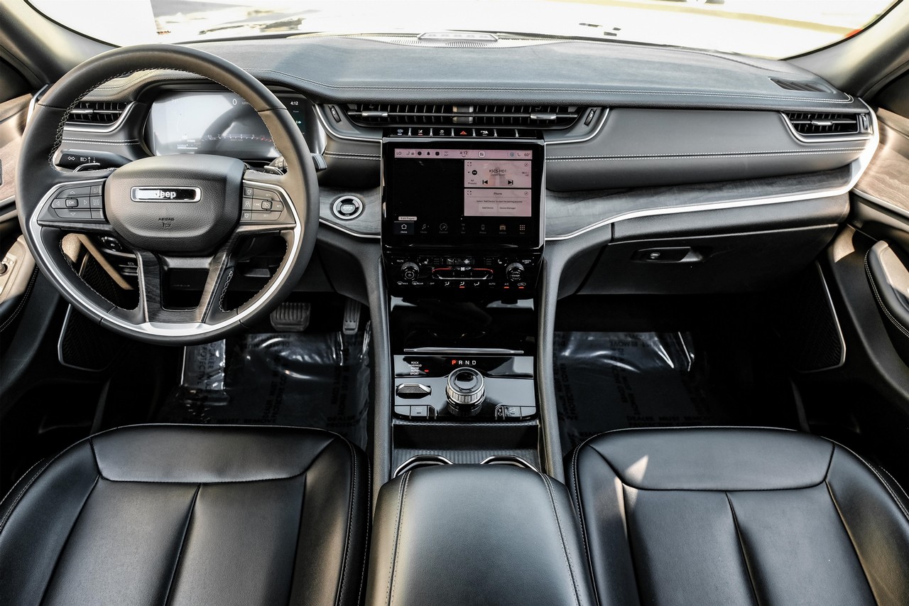 Jeep Grand Cherokee 4xe Vehicle Main Gallery Image 15