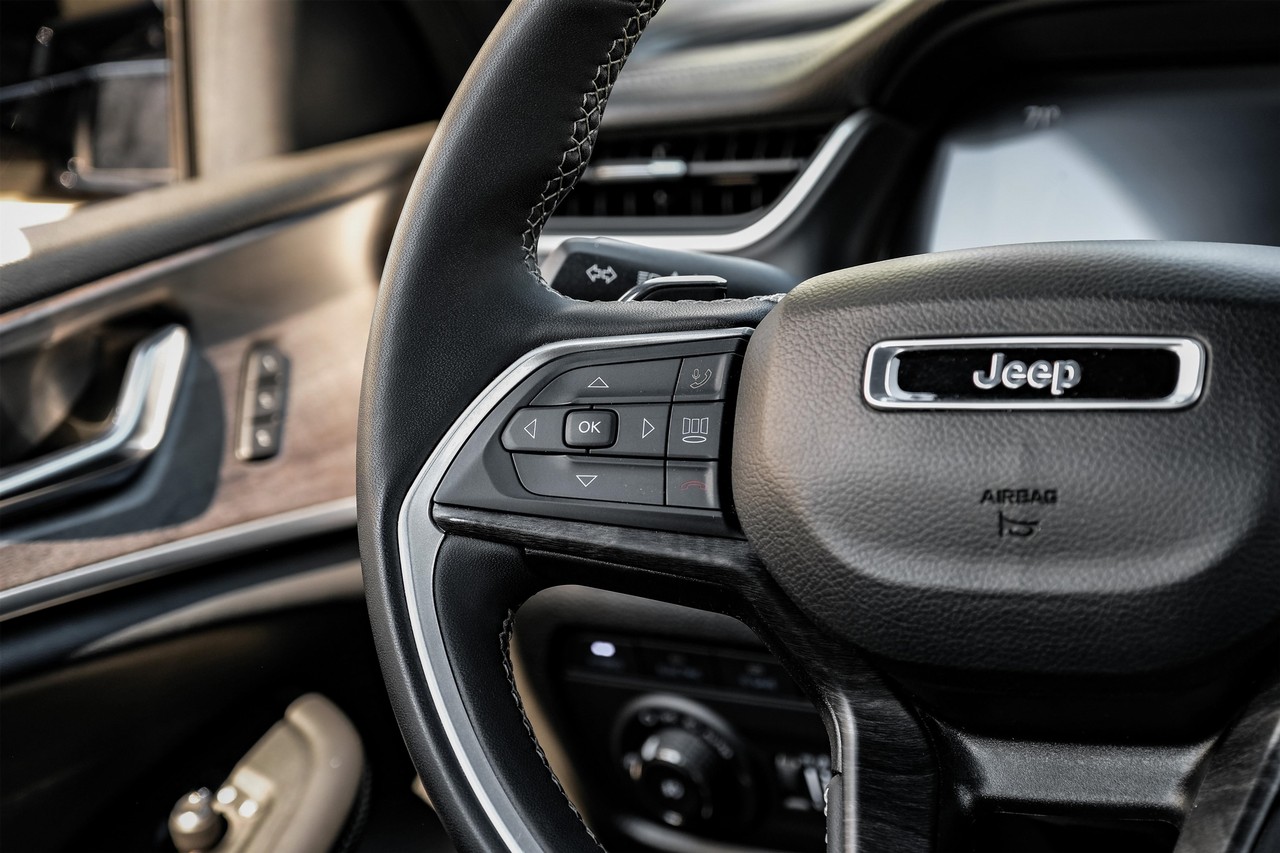 Jeep Grand Cherokee 4xe Vehicle Main Gallery Image 18