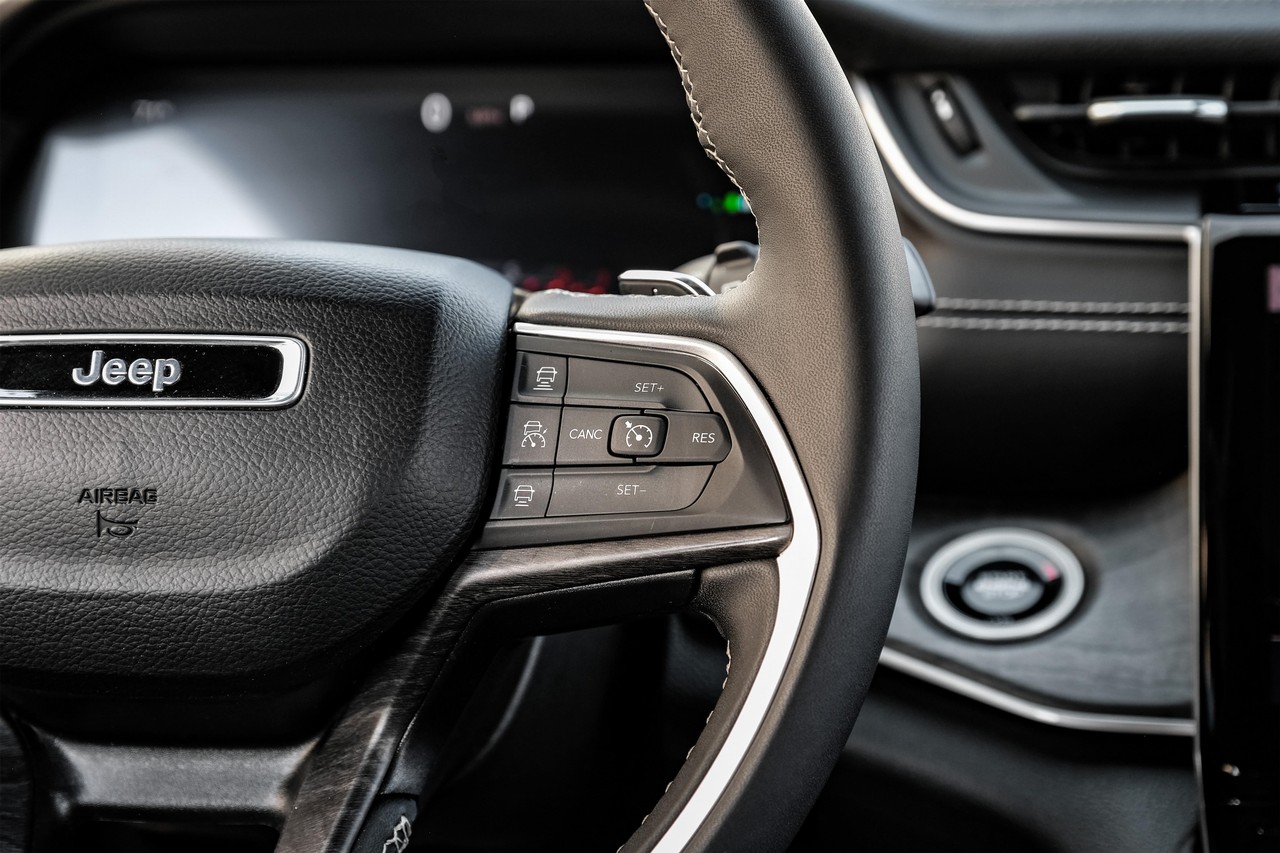 Jeep Grand Cherokee 4xe Vehicle Main Gallery Image 19