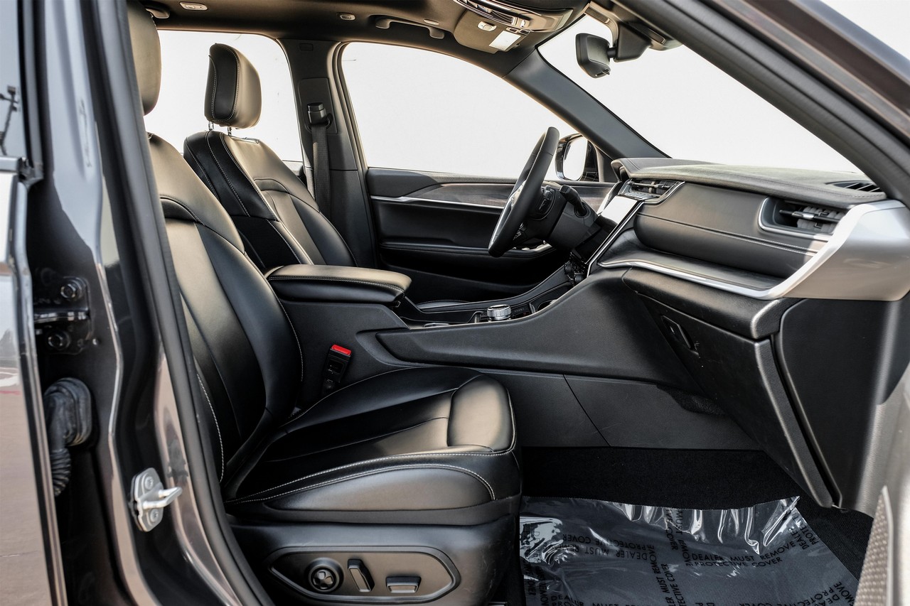 Jeep Grand Cherokee 4xe Vehicle Main Gallery Image 28