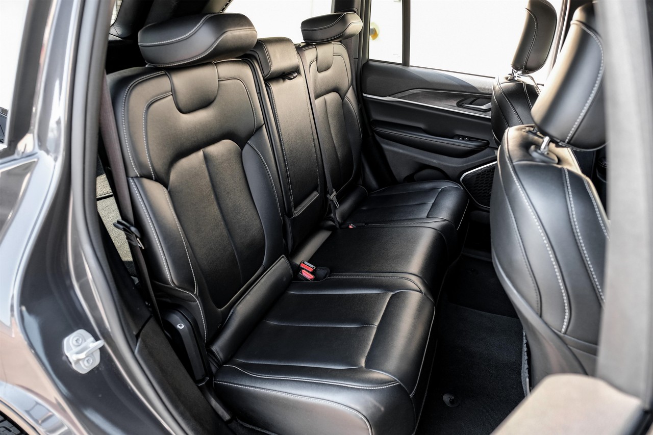 Jeep Grand Cherokee 4xe Vehicle Main Gallery Image 30