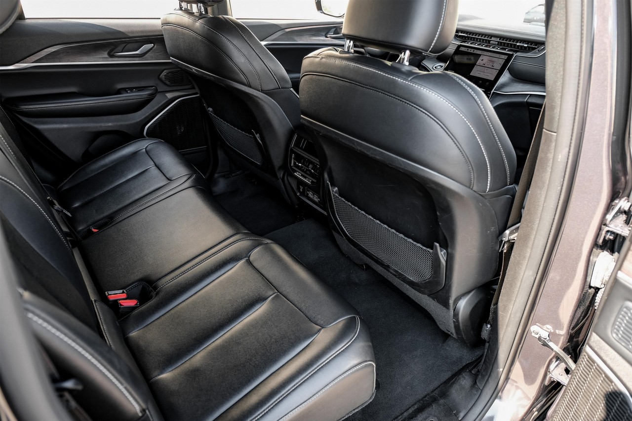 Jeep Grand Cherokee 4xe Vehicle Main Gallery Image 31