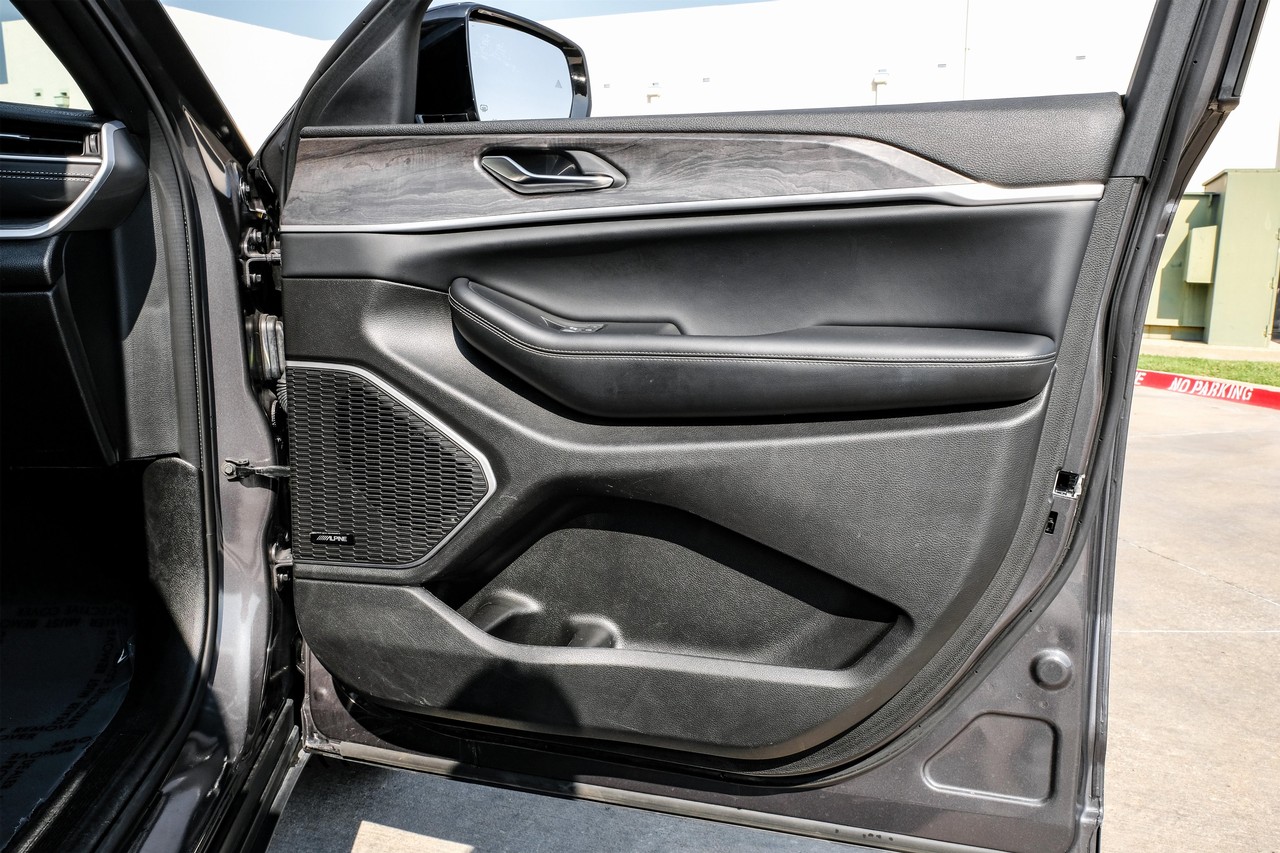 Jeep Grand Cherokee 4xe Vehicle Main Gallery Image 38