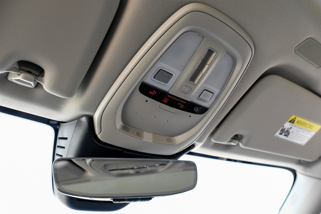 Volvo XC60 Vehicle Main Gallery Image 25