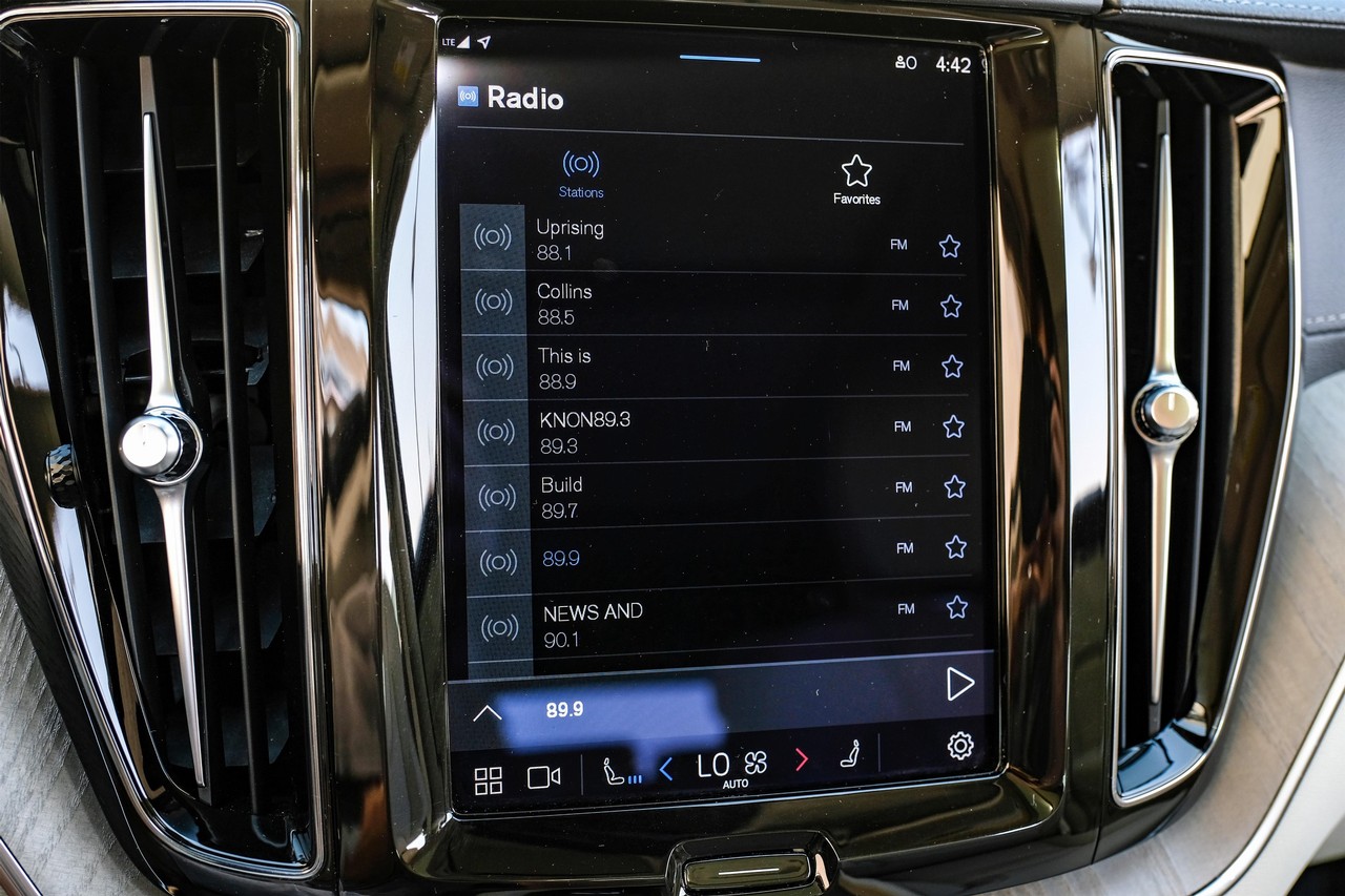 Volvo XC60 Vehicle Main Gallery Image 29