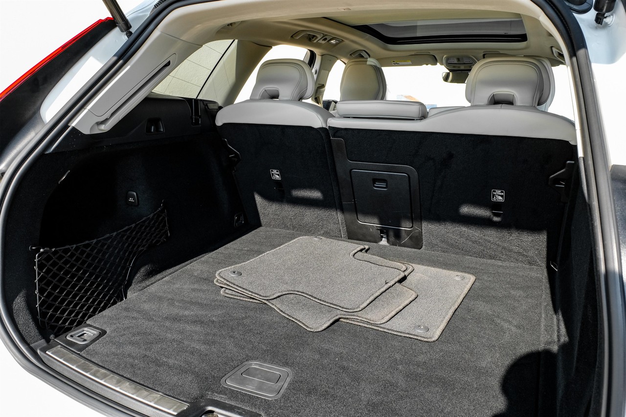 Volvo XC60 Vehicle Main Gallery Image 47