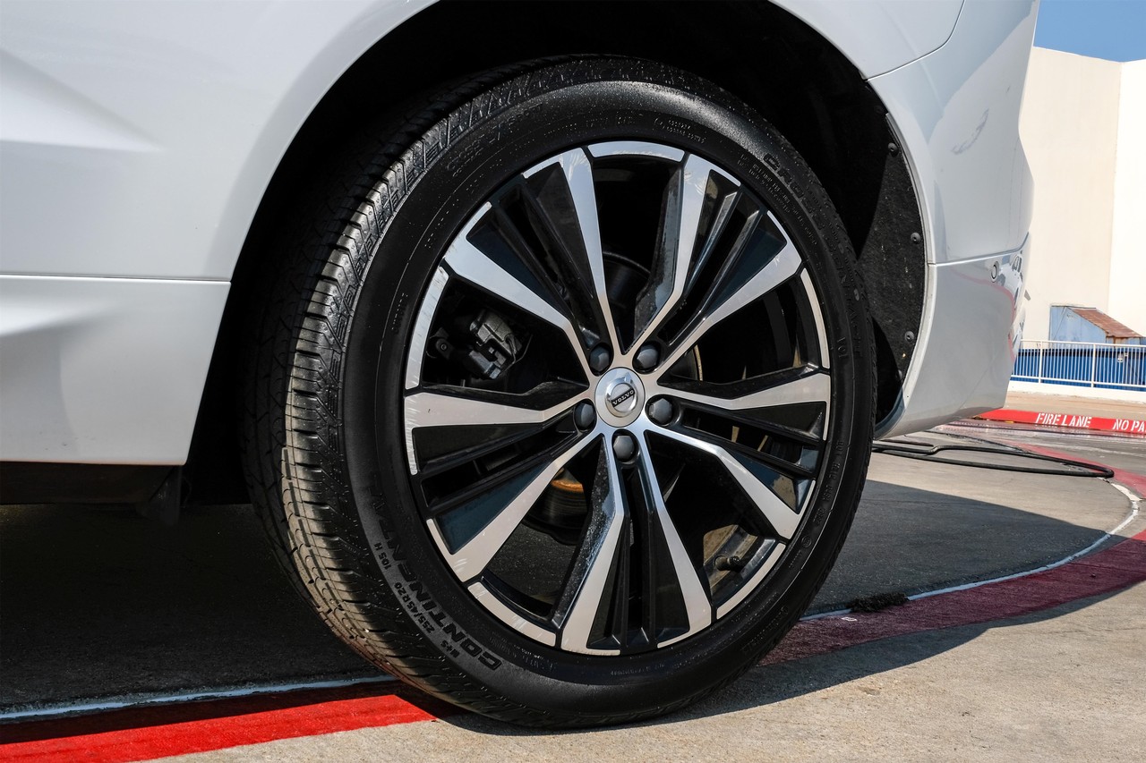 Volvo XC60 Vehicle Main Gallery Image 52