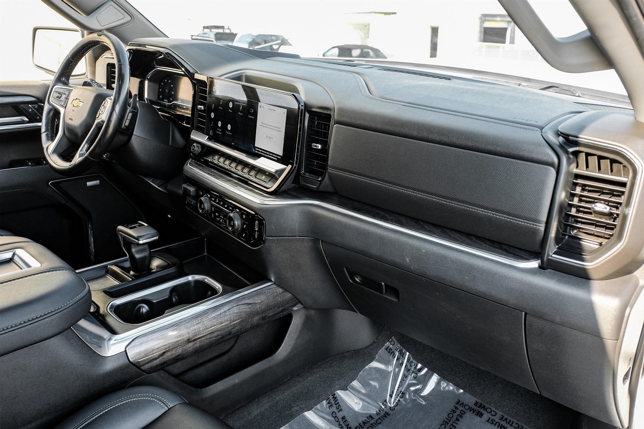 Chevrolet Silverado 1500 Vehicle Main Gallery Image 13