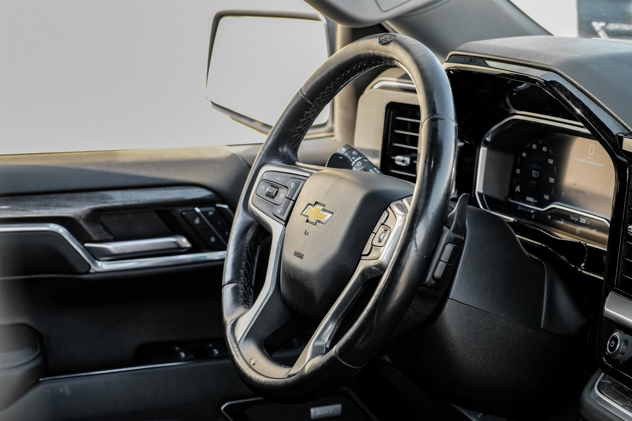 Chevrolet Silverado 1500 Vehicle Main Gallery Image 14
