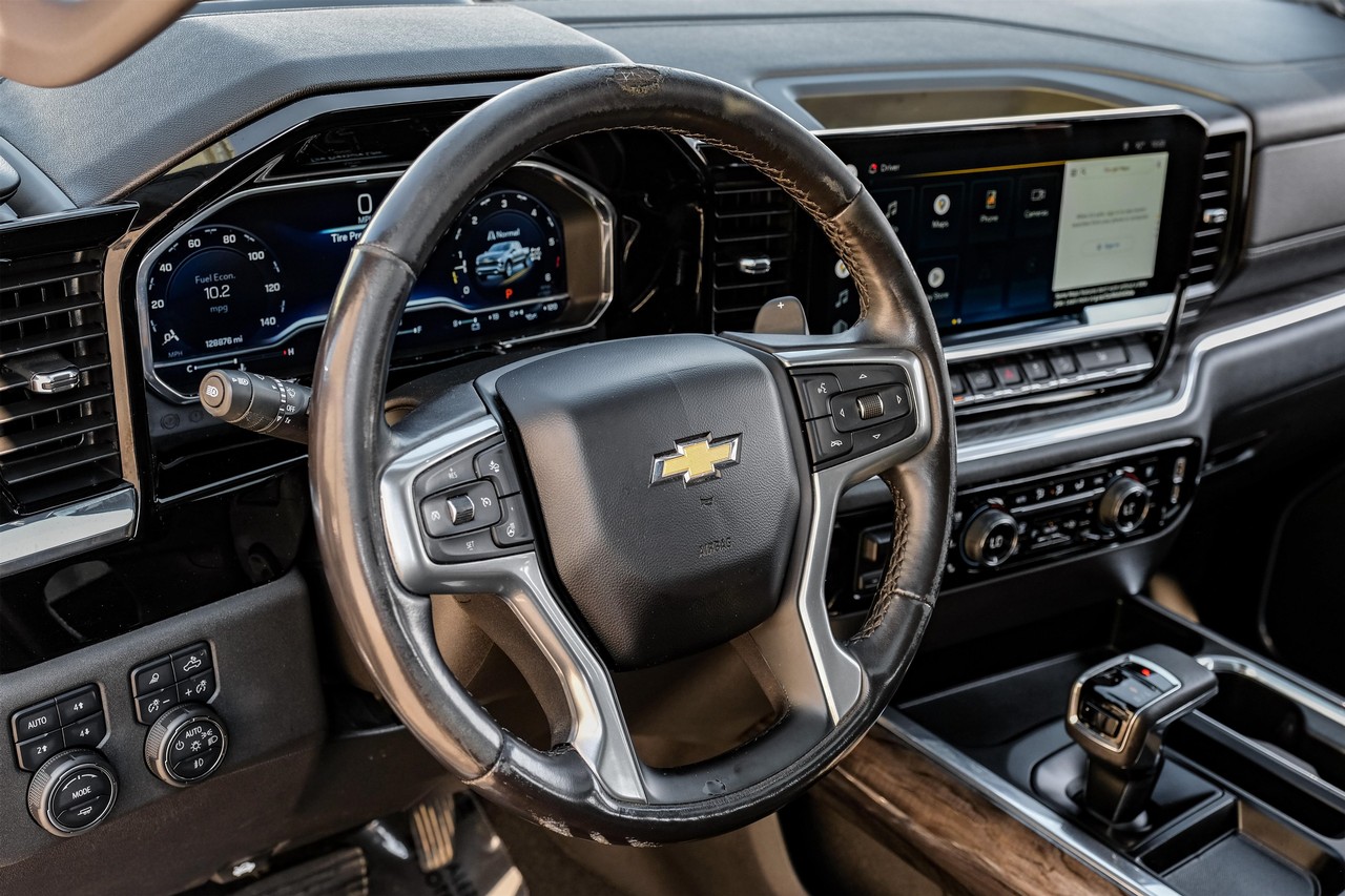 Chevrolet Silverado 1500 Vehicle Main Gallery Image 16