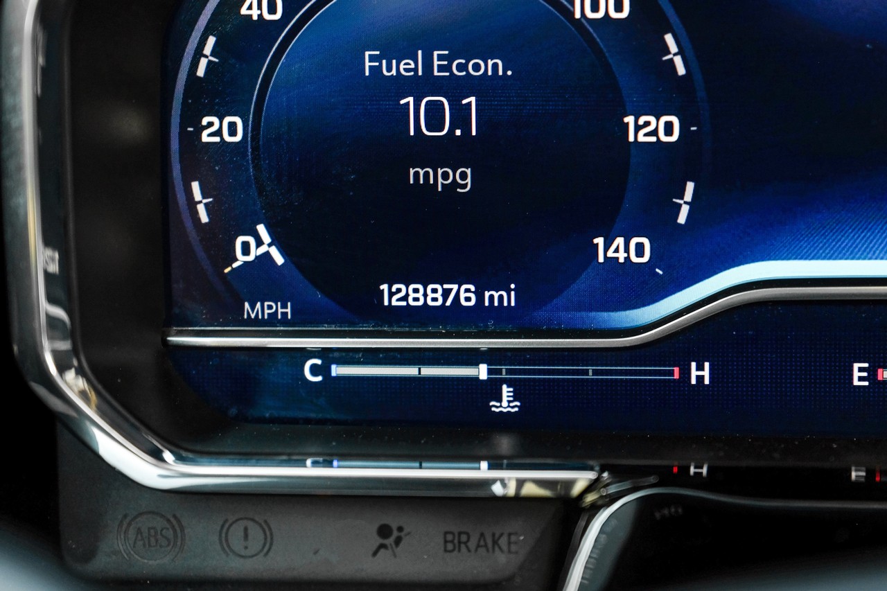 Chevrolet Silverado 1500 Vehicle Main Gallery Image 21