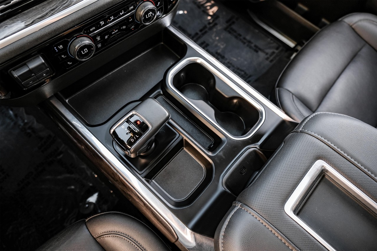 Chevrolet Silverado 1500 Vehicle Main Gallery Image 24