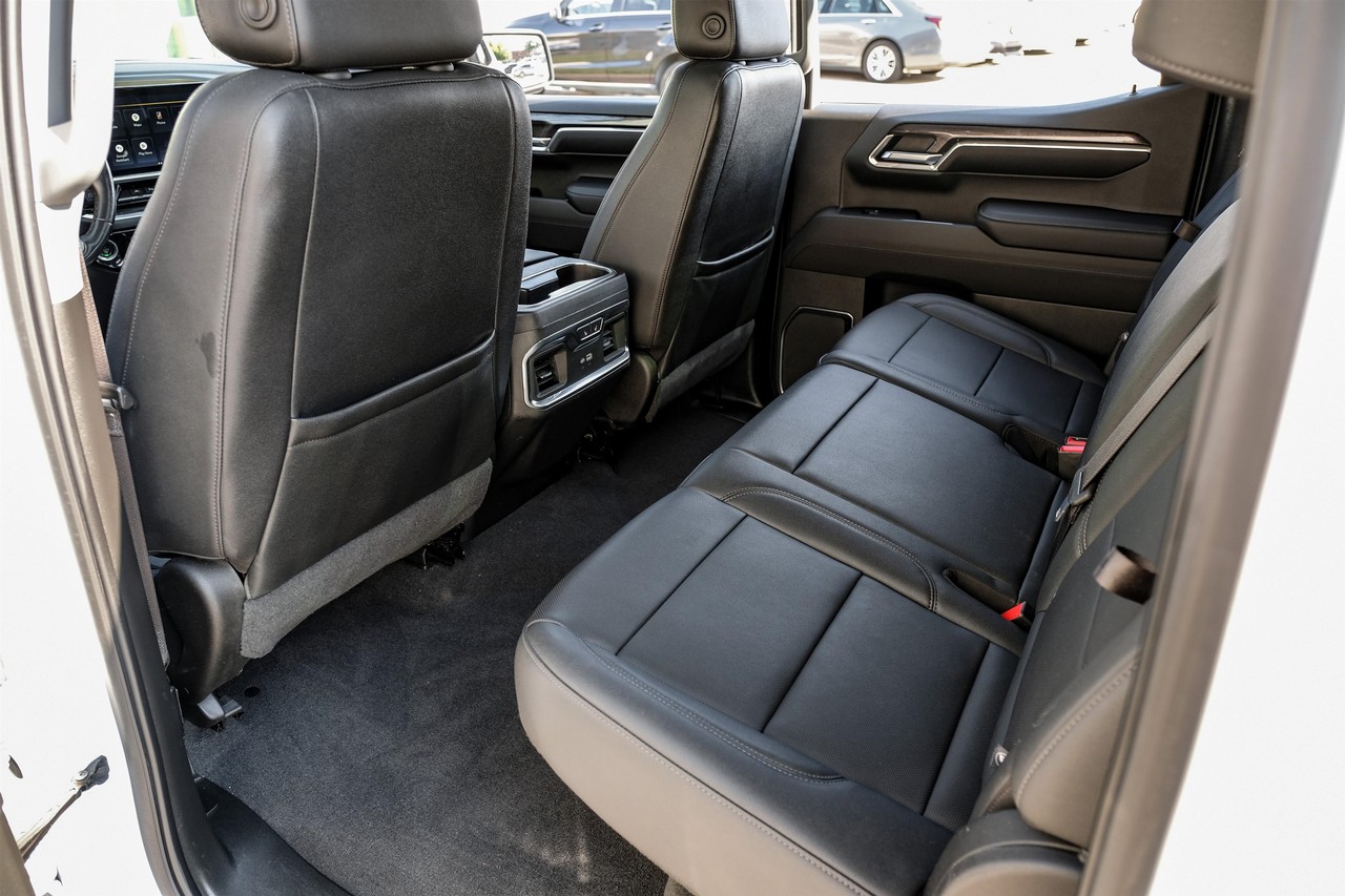 Chevrolet Silverado 1500 Vehicle Main Gallery Image 36