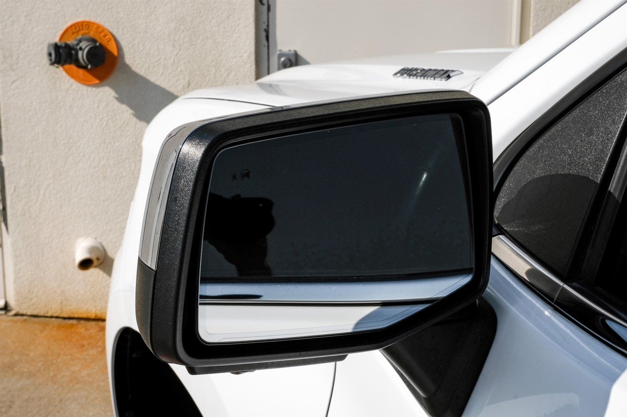 Chevrolet Silverado 1500 Vehicle Main Gallery Image 38