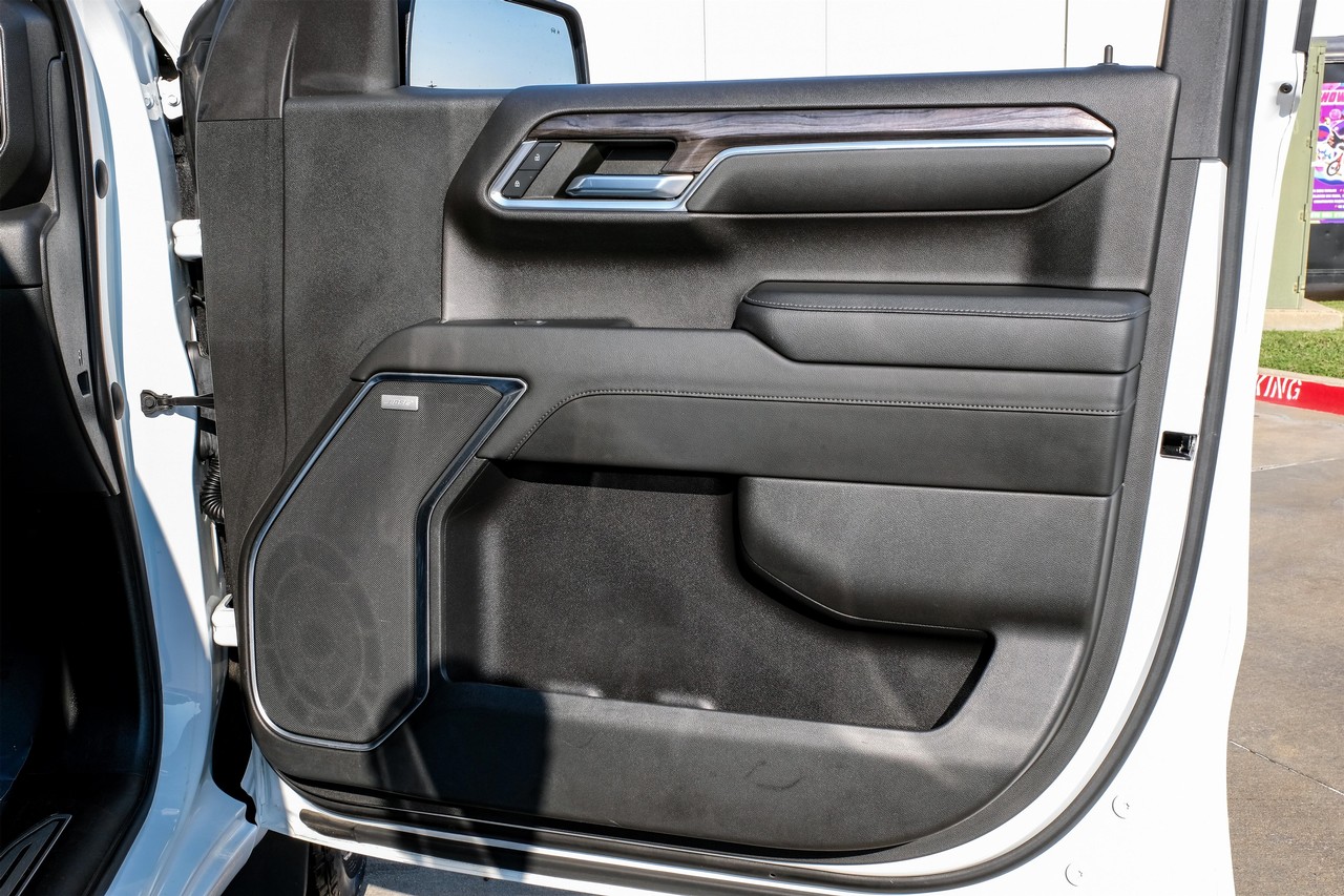 Chevrolet Silverado 1500 Vehicle Main Gallery Image 42
