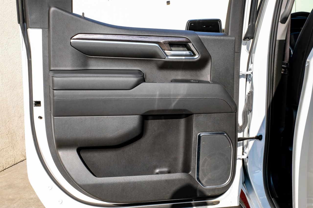 Chevrolet Silverado 1500 Vehicle Main Gallery Image 43
