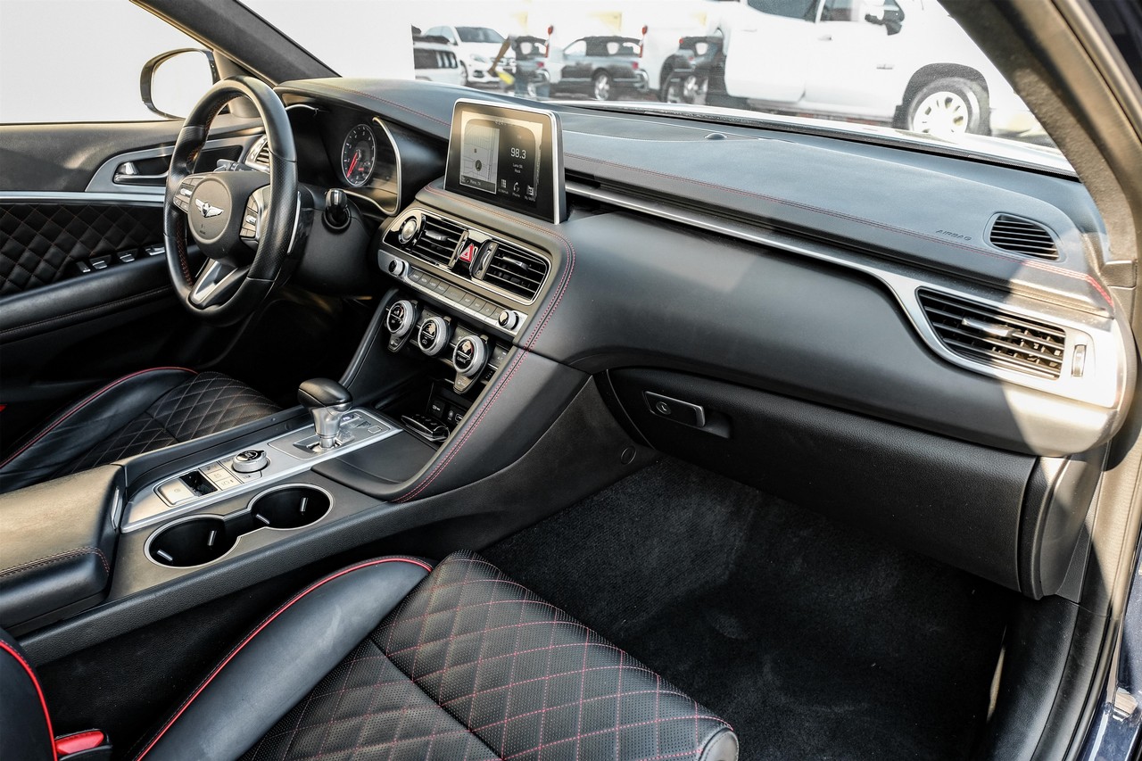 Genesis G70 Vehicle Main Gallery Image 12
