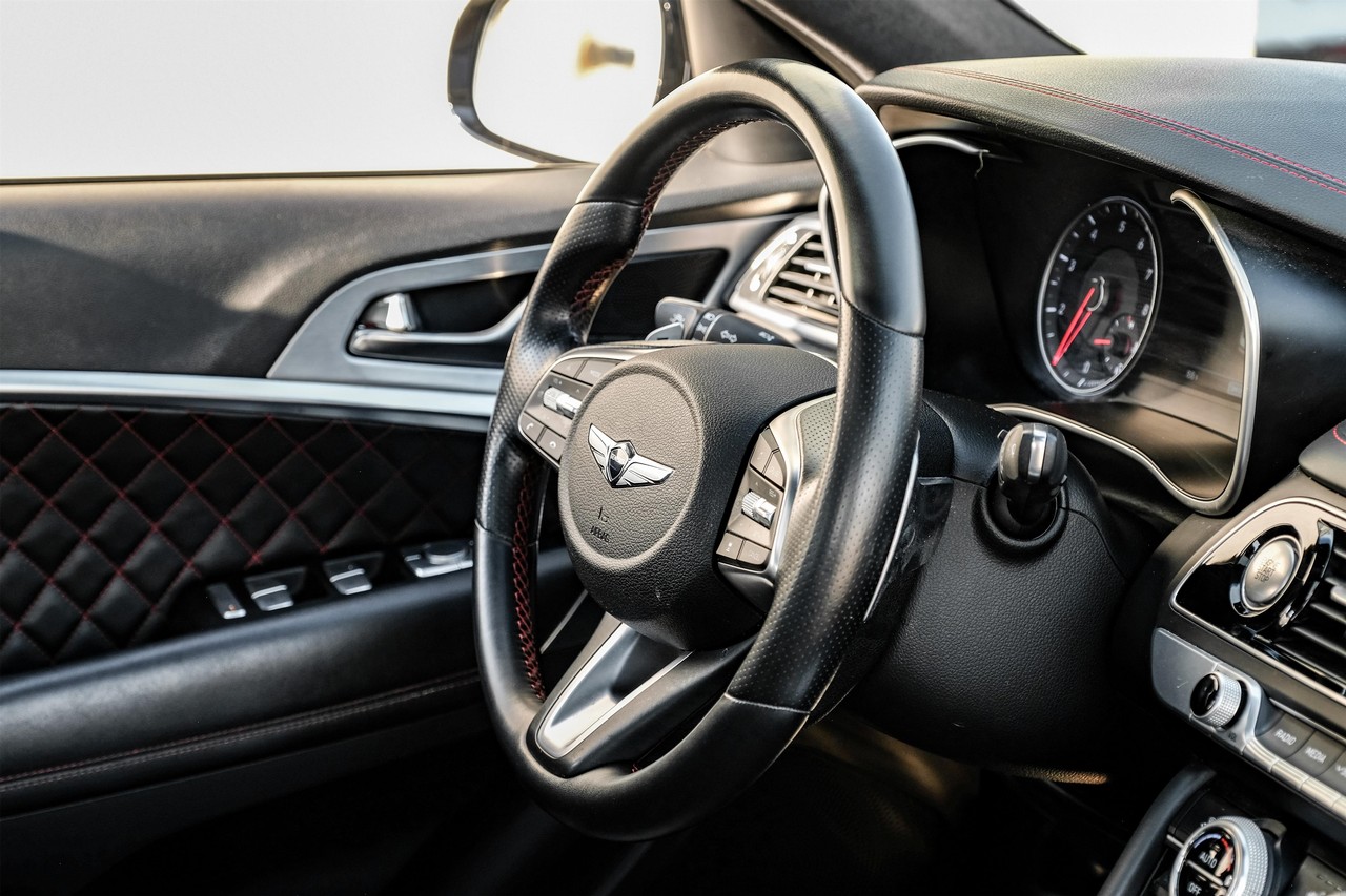 Genesis G70 Vehicle Main Gallery Image 13