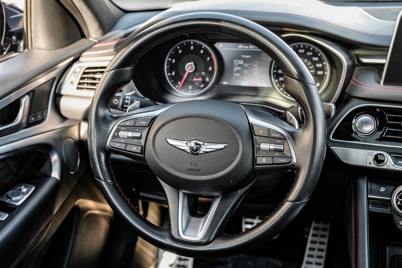Genesis G70 Vehicle Main Gallery Image 16