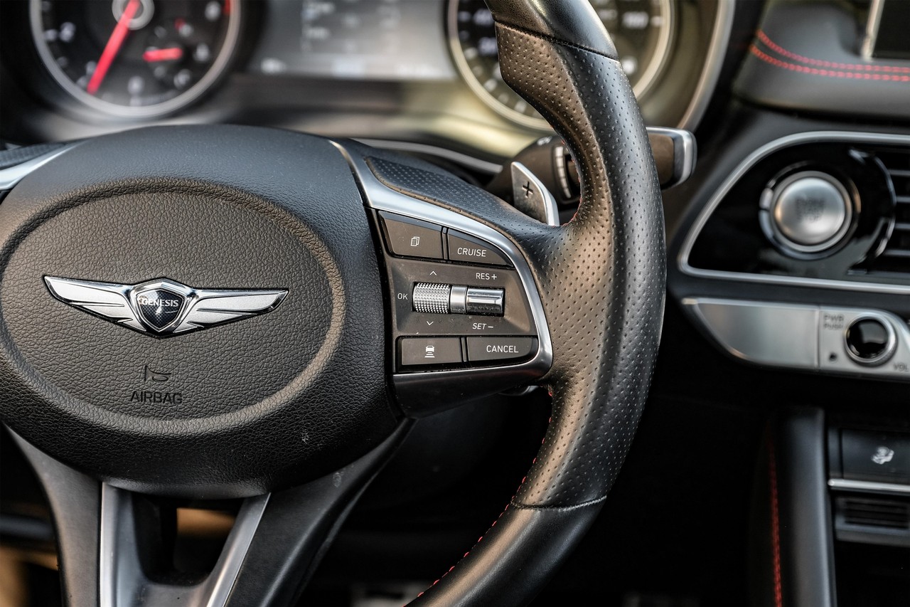 Genesis G70 Vehicle Main Gallery Image 18
