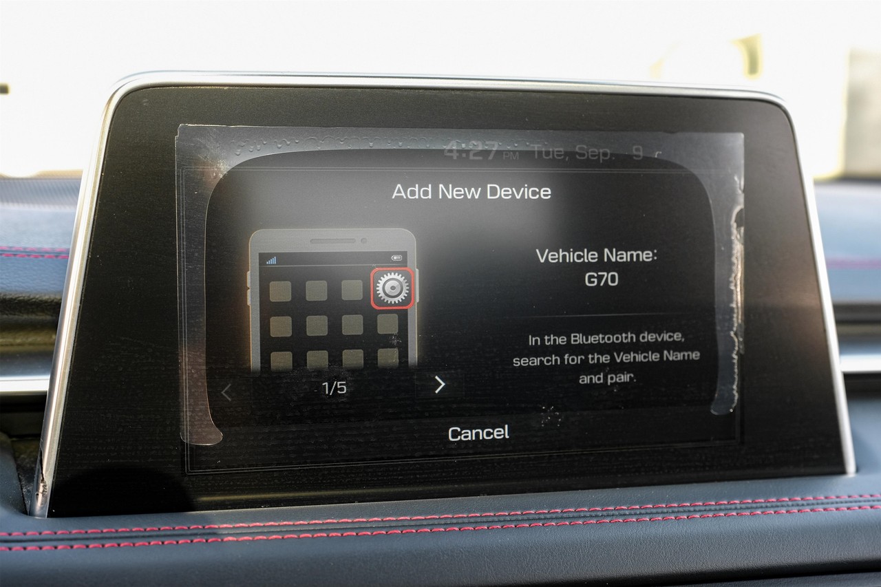 Genesis G70 Vehicle Main Gallery Image 28