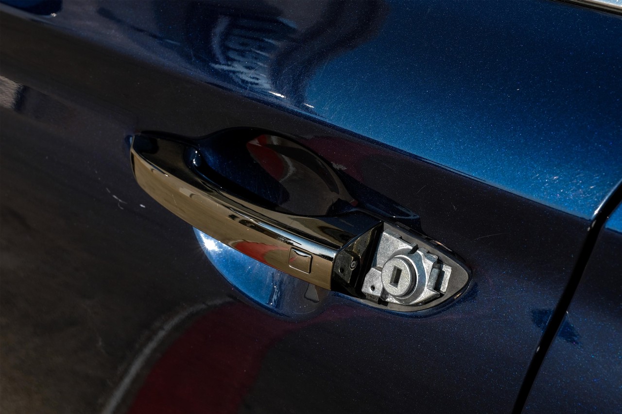 Genesis G70 Vehicle Main Gallery Image 36
