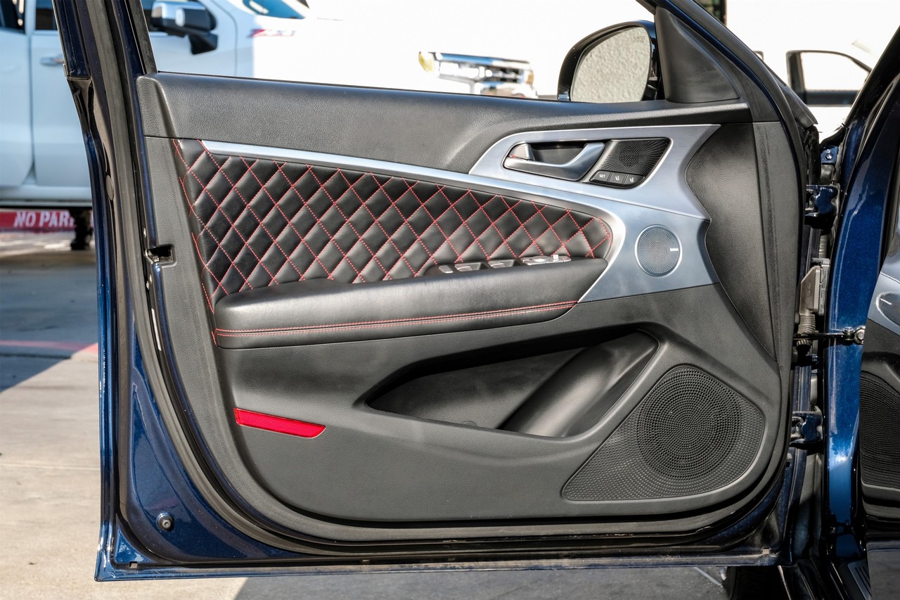 Genesis G70 Vehicle Main Gallery Image 38